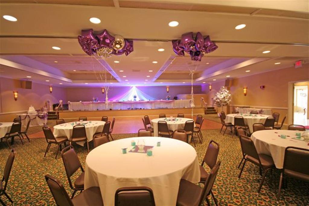 Ramada Burlington Hotel And Conference Center Eksteriør bilde